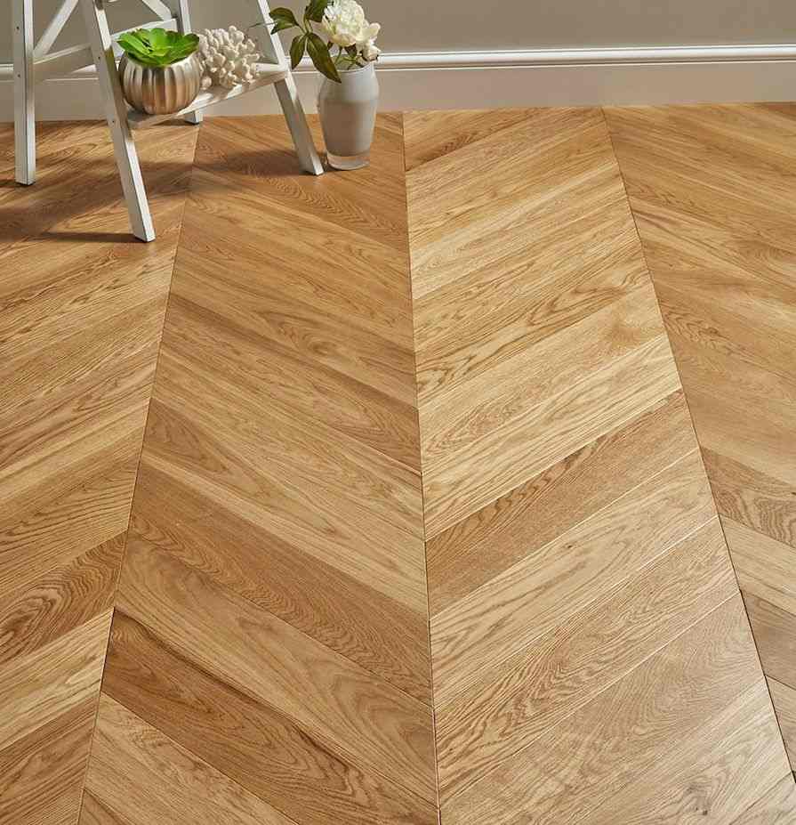 2. Parchet lemn masiv stejar chevron